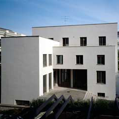 Philosophers on Buildings